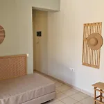 Niki B *
