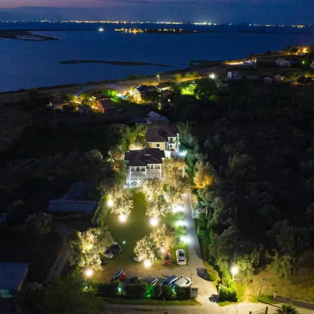 Studios Niki B. Daire *